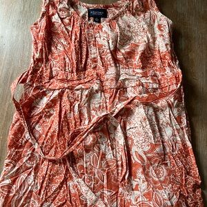 Sonoma print top in Coral. Brand new w/tags. Size Small.